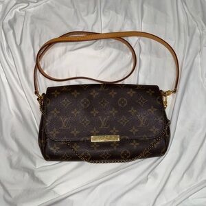 Louis Vuitton cross body Bag
